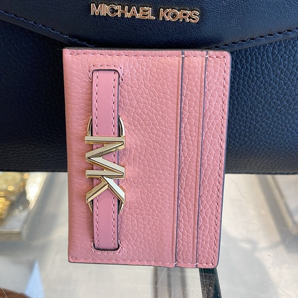 MICHAEL KORS
Reed Large Pebbled Leather Card Holder Case
Primrose 
NWT - Picture 2 of 16
